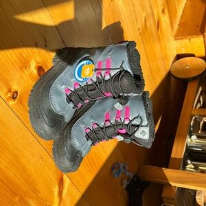 Waterproof winter boots brand new, Columbia